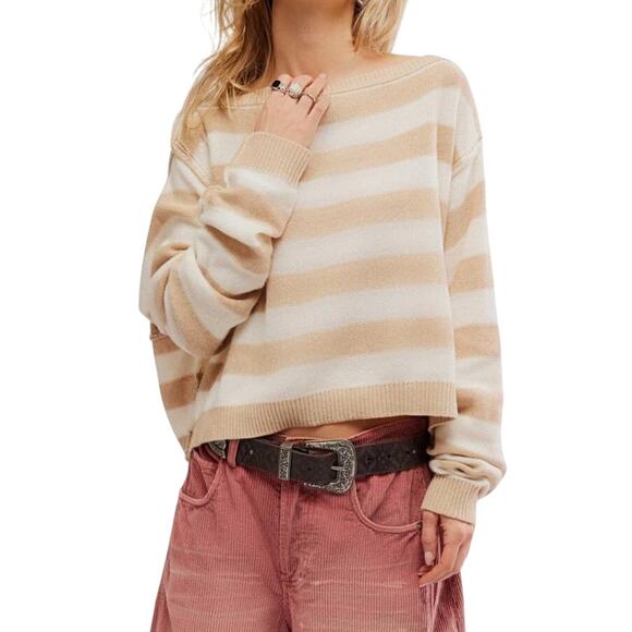 We The Free Women’s Into the Blue Oversized Crop Sweater Size Large – NWT Cozy - Picture 1 of 12